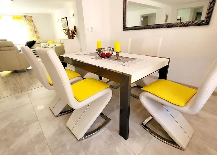 Carpe Diem Lakeside Apartments